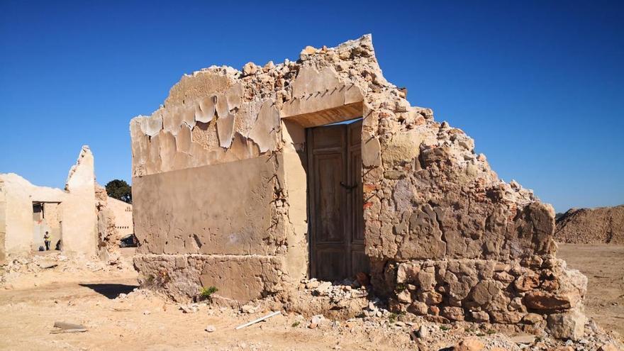 eche junto a la laguna de Torrevieja en Los Montesinos ya es historia ante la pasividad del Ayuntamiento y la Generalitat, según Amigos de los Humedales
