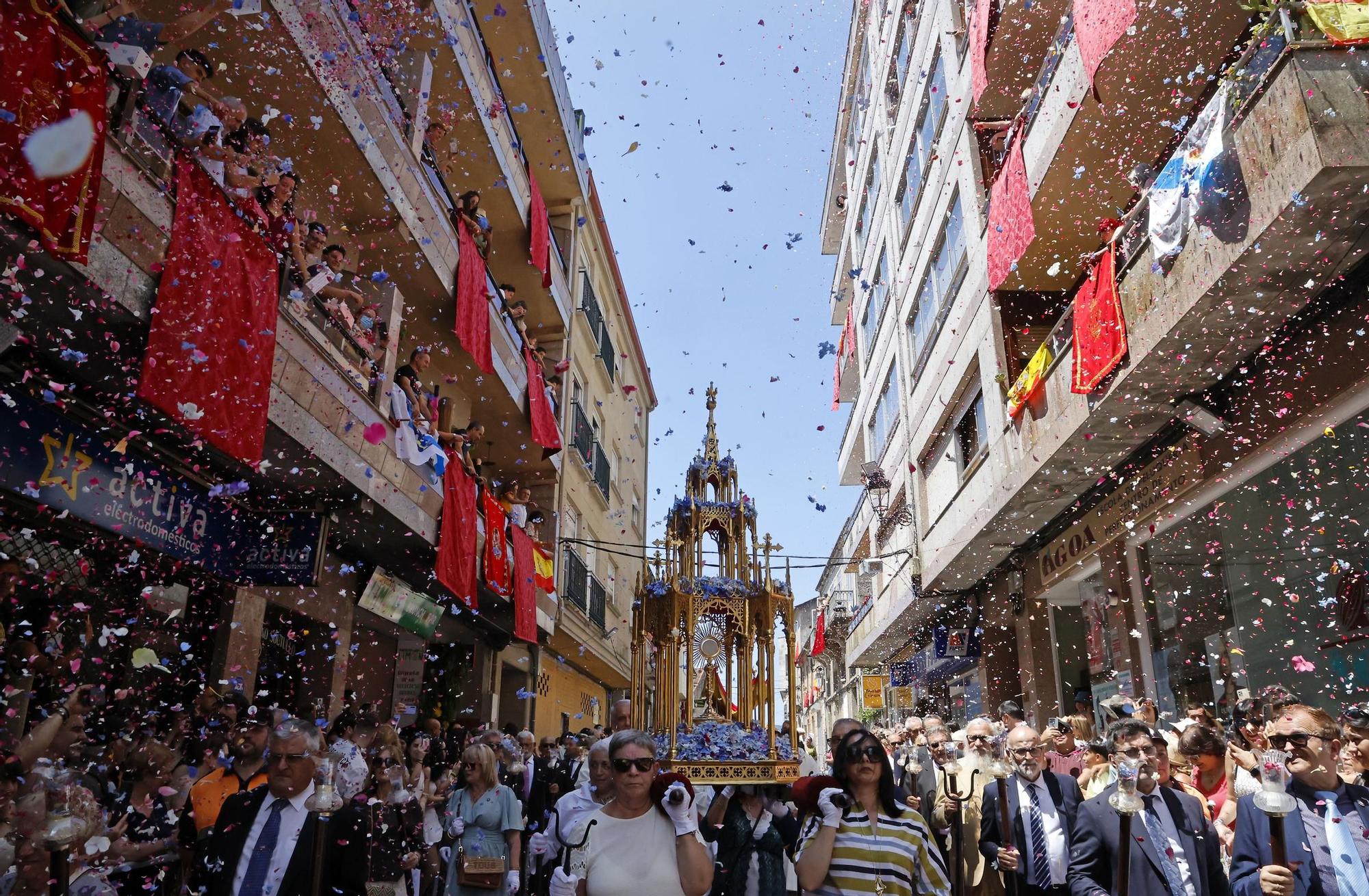Exaltación floral en el Corpus de Ponteareas