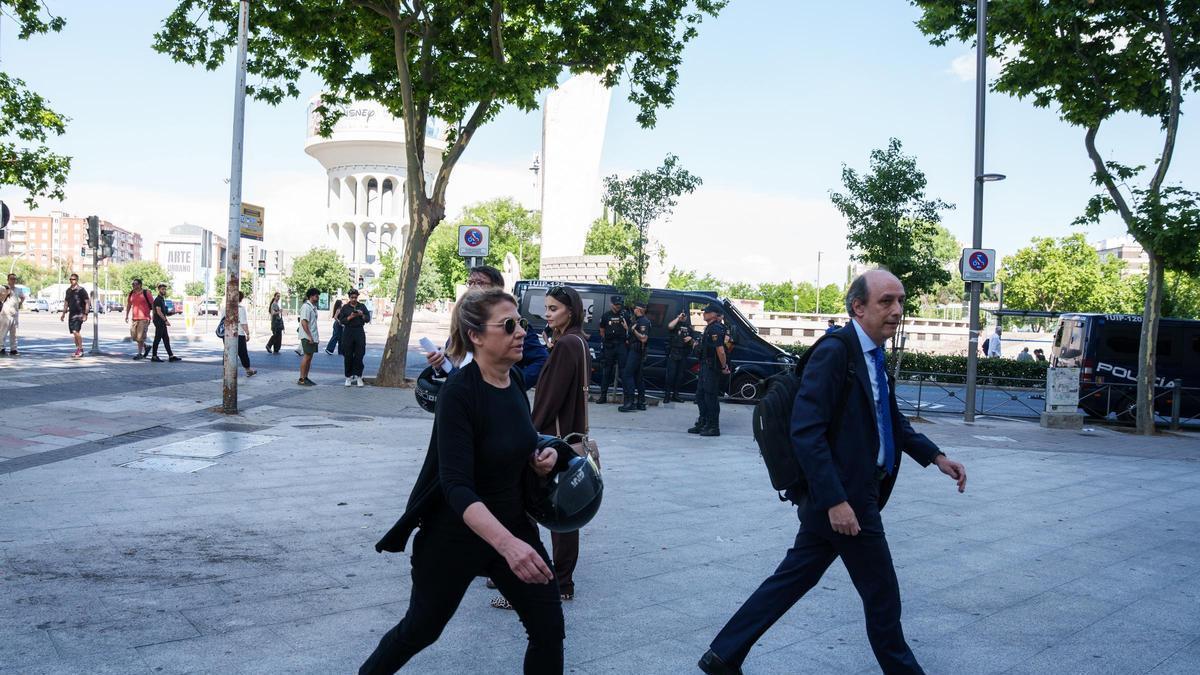 BEGOÑA GÓMEZ| La asistente de Begoña recurre para que sea otro juez el que decida si la lleva a juicio ante la próxima jubilación de Peinado