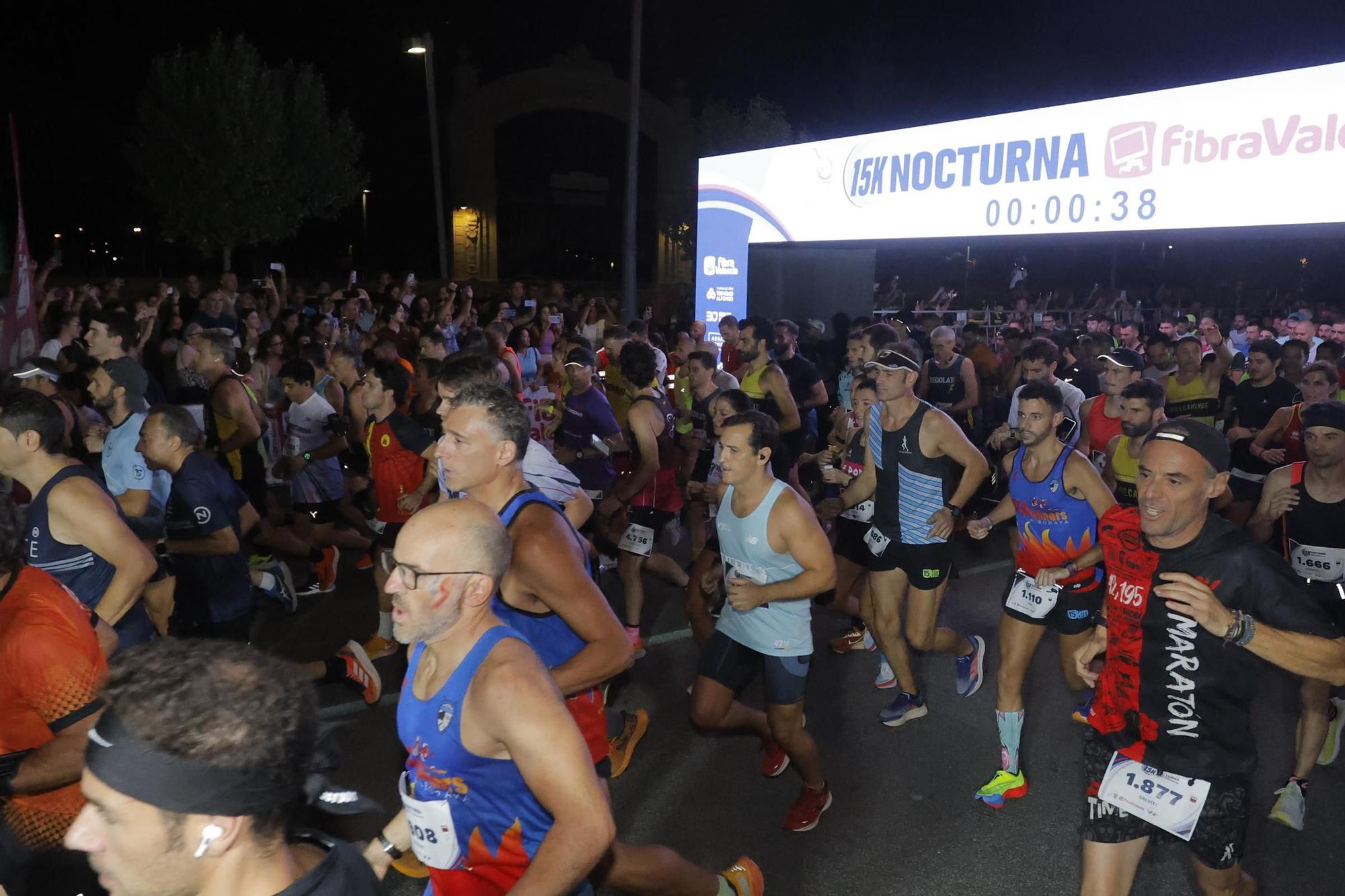 Más de 9.000 participantes toman la salida de la 15K Nocturna Valencia 2023