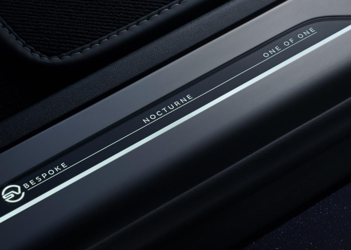 Detalle del Range Rover Sport SV 'Nocturne' con su numeración