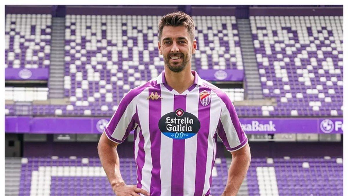 César de la Hoz, con la camiseta del Real Valladolid
