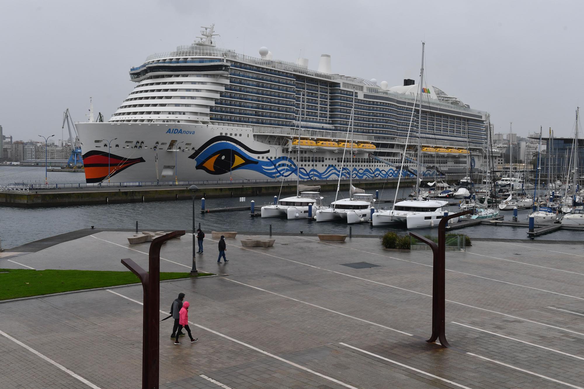 El Puerto pone fin a 2021 con la visita del buque más grande