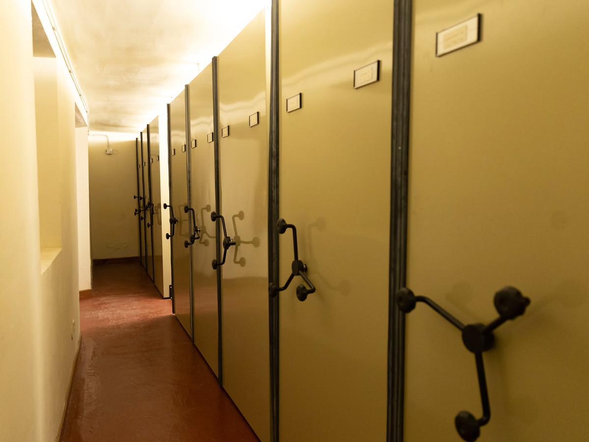 GALERÍA | Visita guiada al archivo histórico del Ayuntamiento de Toro