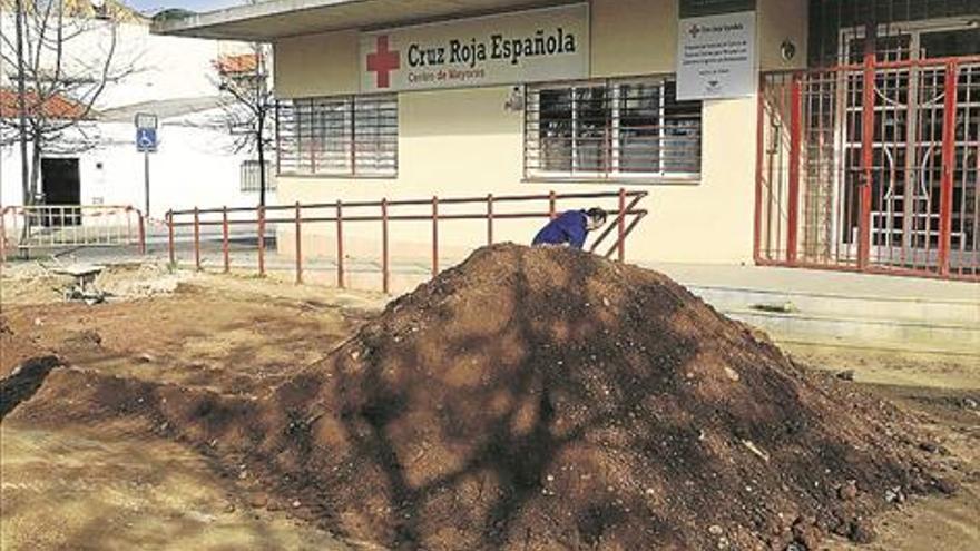 El acceso a la sede de Cruz Roja en San José, adaptado