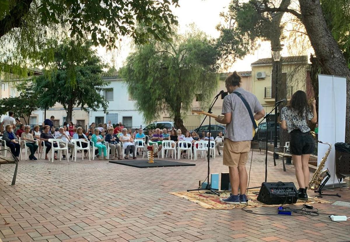 Imagen CONCIERTO EN L'ENOVA de THE STREET FOXES.