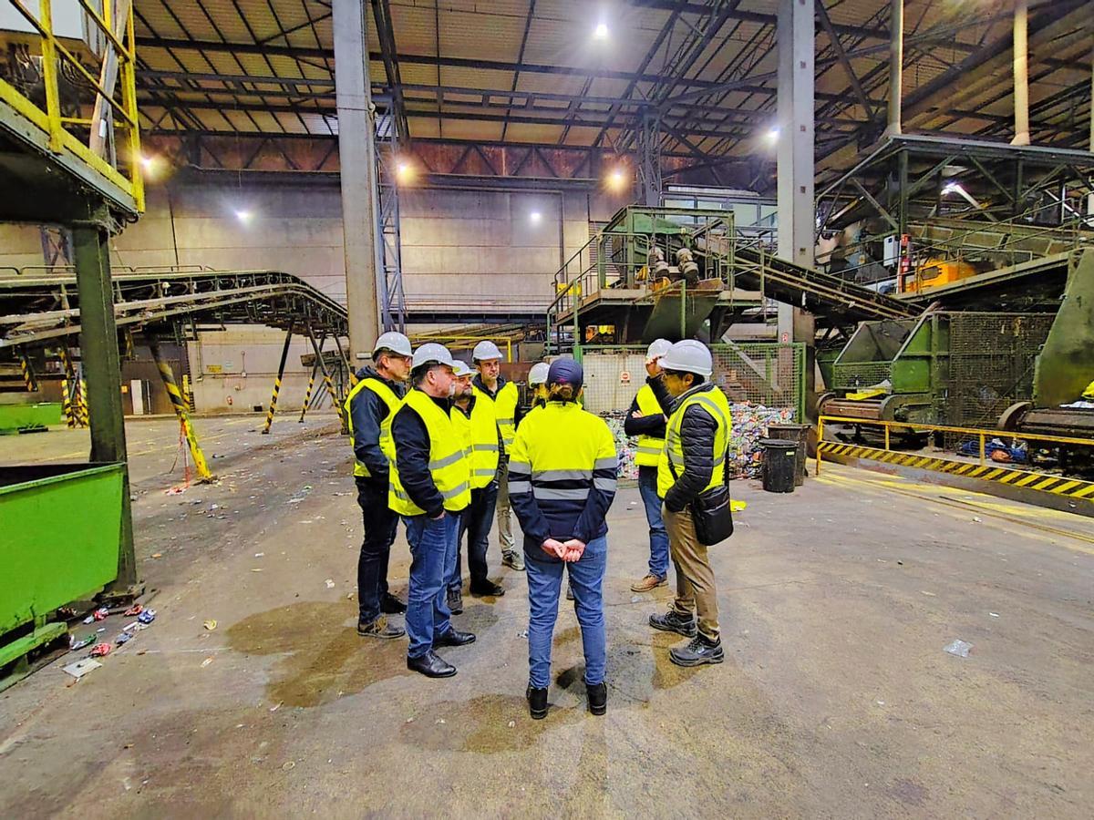 Visita a la planta de residuos de Villena Visita a la planta de residuos de Villena