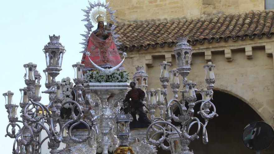 La Virgen de Villaviciosa recorre este domingo las calles del barrio de San Lorenzo en Córdoba