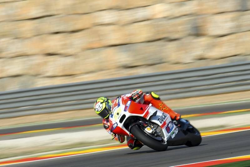 Primeros entrenamientos libres en Motorland