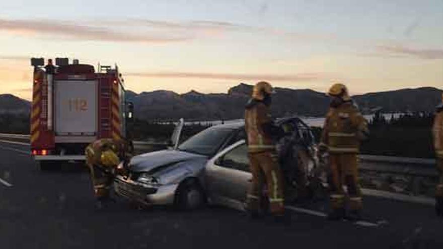 Imagen de cómo ha quedado el turismo en el que viajaba la menor fallecida