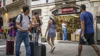Otra tienda para turistas relevará a la librería con solera que cierra en el Gòtic de Barcelona