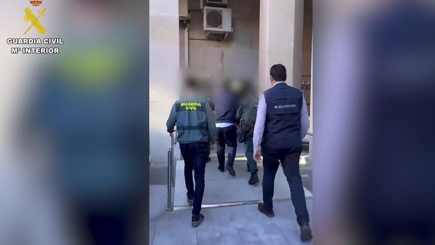 La Guardia Civil detiene en Barcelona a un &#039;criptoyihadista&#039; acusado de financiar al Estado Islámico