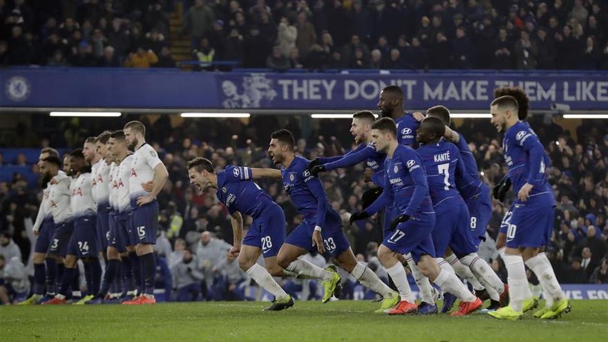 Hazard, Kanté y los penaltis llevan al Chelsea a Wembley