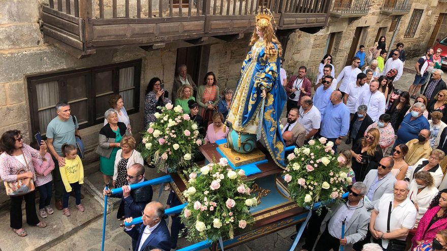 VÍDEO | Procesión en Puebla de Sanabria por la Virgen de las Victorias