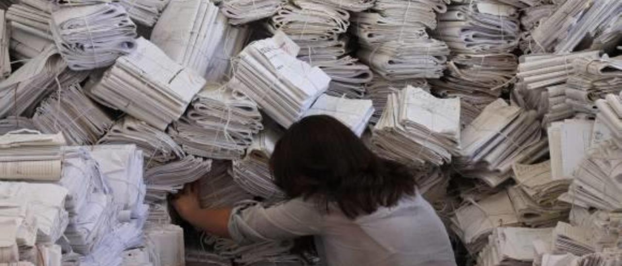 Sentencias acumuladas en las dependencias de la Fiscalía de Benalúa en Alicante.