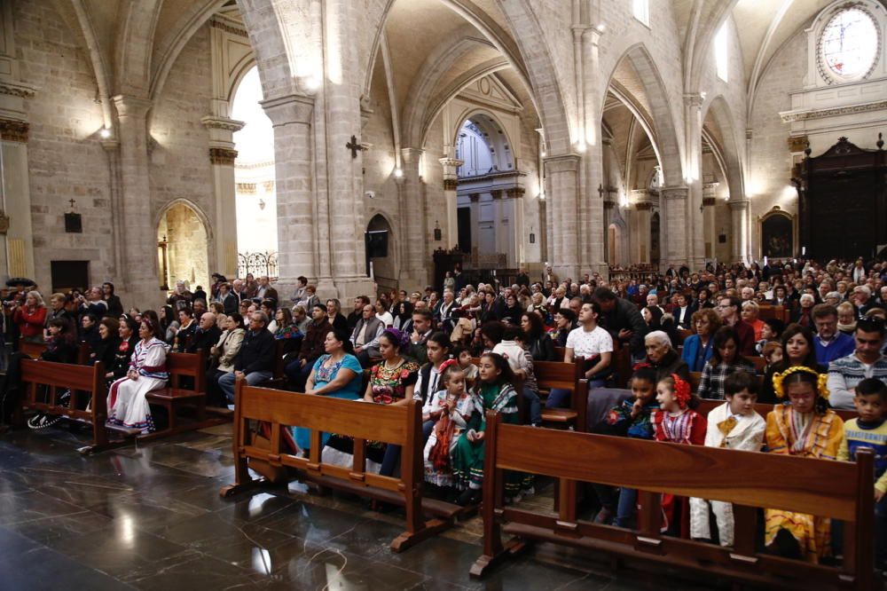 Mexicanos conmemoran la festividad de la Virgen de Guadalupe