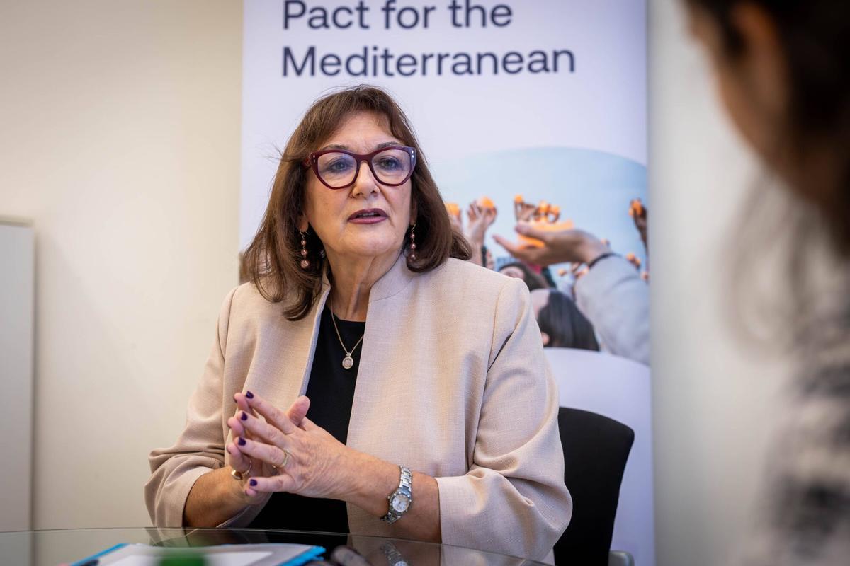 La comisaria europea para el Mediterráneo, Dubravka Suica, durante la entrevista con EL PERIÓDICO