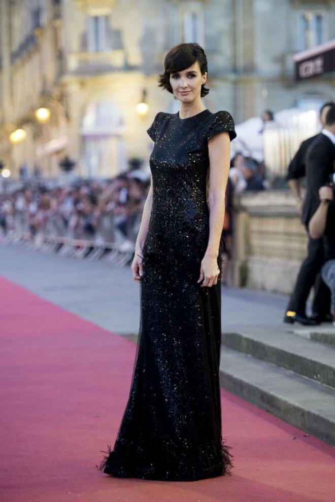 Paz Vega con vestido negro de Malne