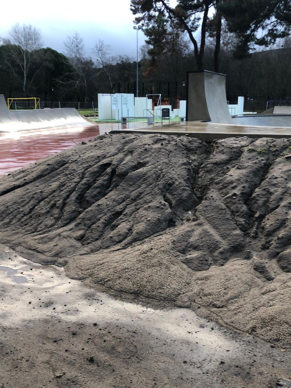 Estado de la obra de la pista de skate de Plasencia, debido a las lluvias.