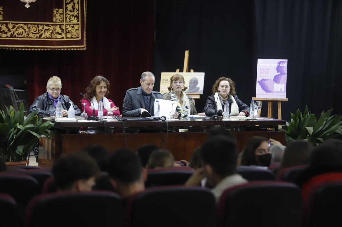 Recital poético celebrado en el IES Séneca.