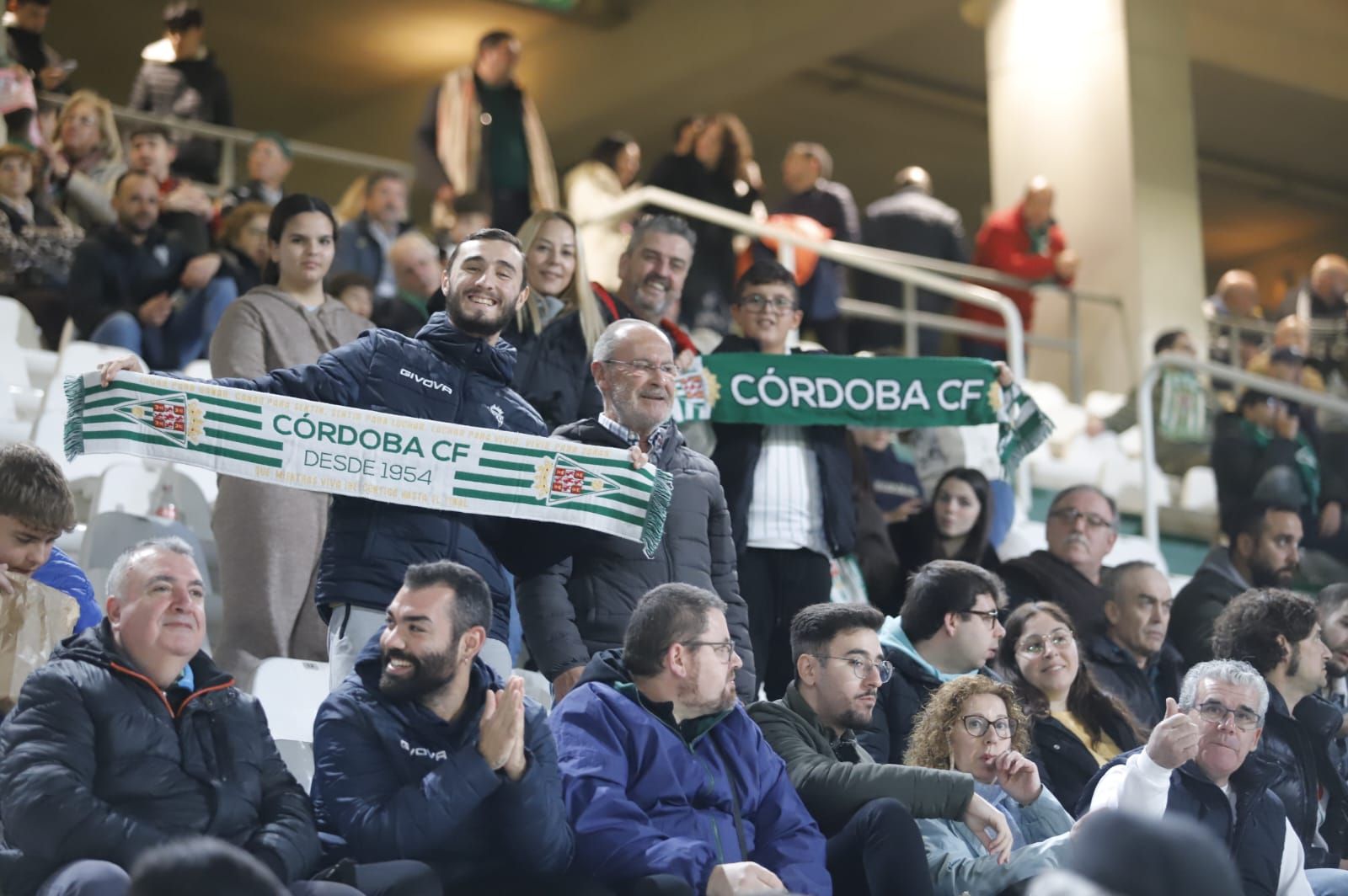 Córdoba CF-Castellón: las imágenes de la afición en El Arcángel