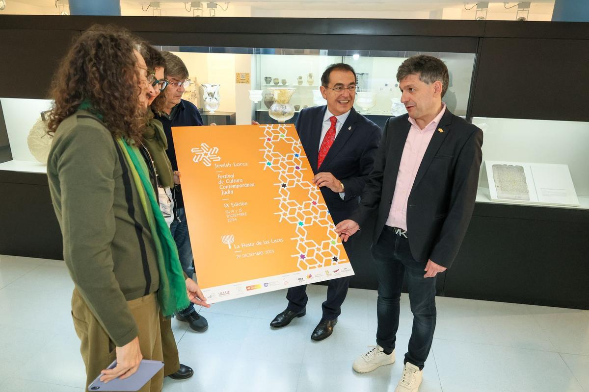 El festival se presentaba en la sala judía del MUAL.