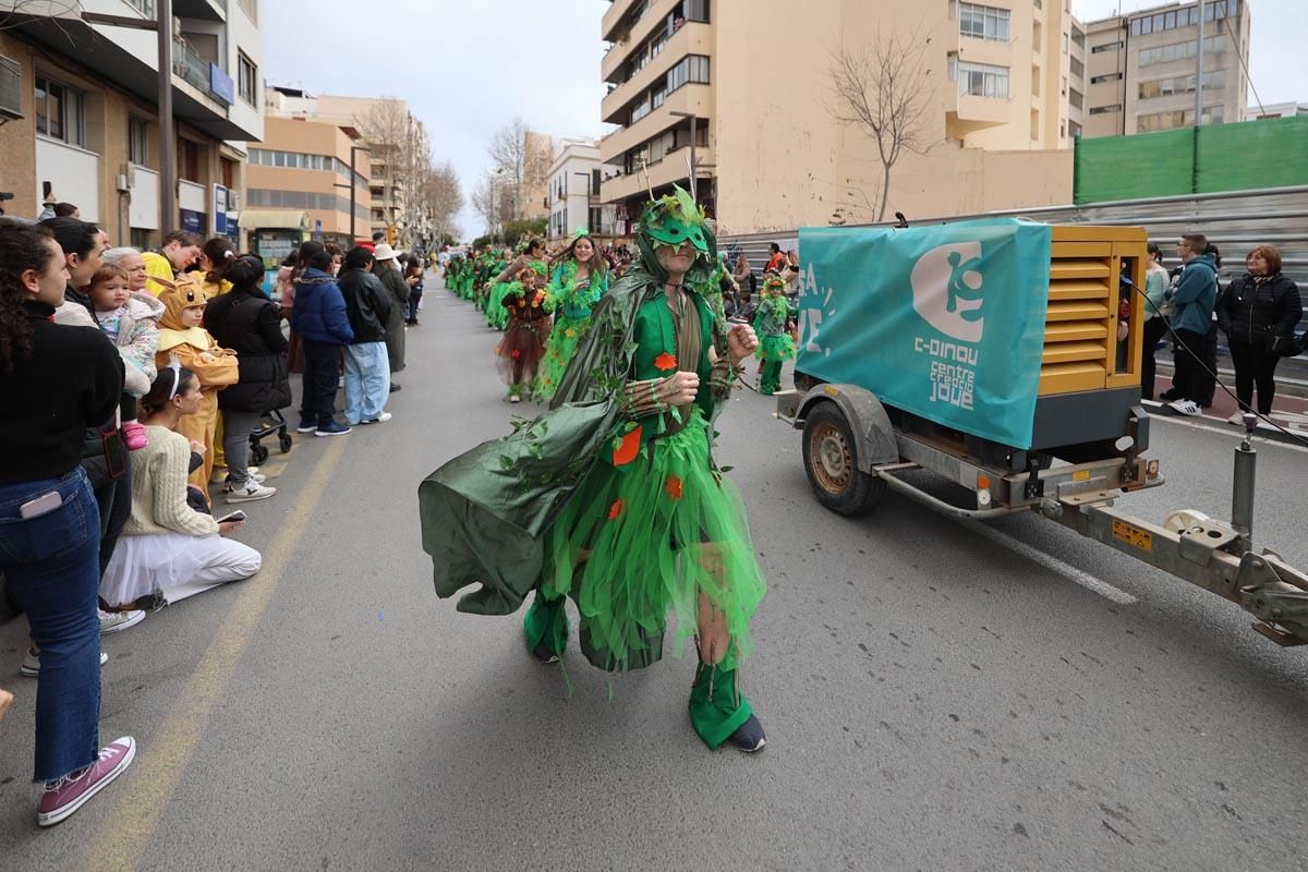 Búscate en las imágenes de la rúa de Carnaval de Ibiza