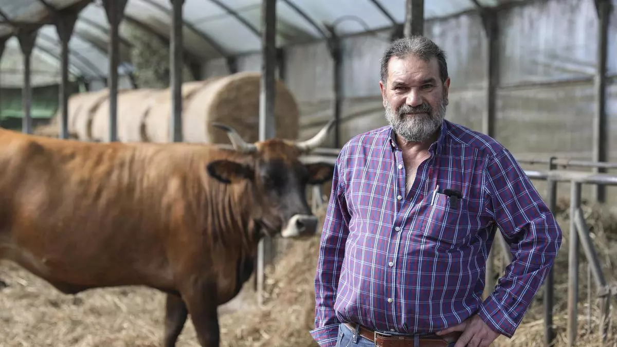 José Manuel Arboleya, vecino de Tremañes: "El pueblo tien que conservar lo que queda del pasao y acoplalo al futuro"
