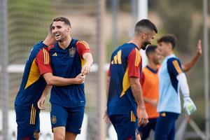 La selección se entrena en Tiflis sin botas ni guantes