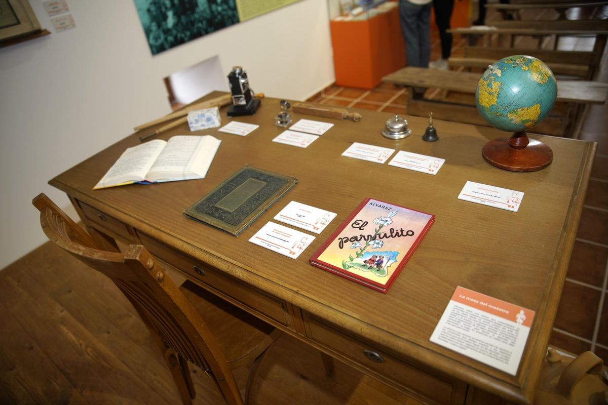 Museo en homenaje a la escuela rural y a la enciclopedia Álvarez.