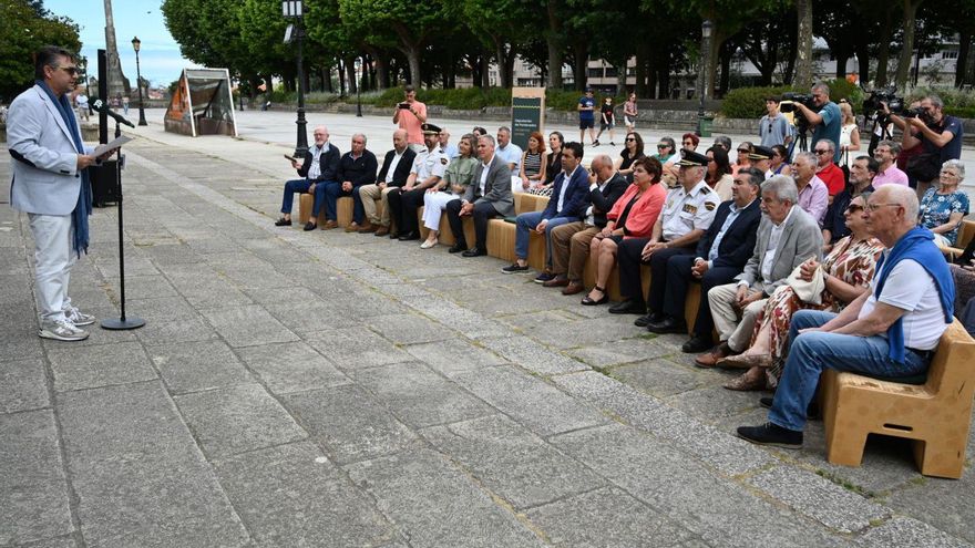 Manuel Antonio Couceiro se dirige a los asistentes en el acto, ayer ante la Diputación.