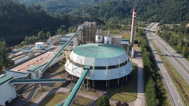 Imagen aérea de la central térmica de La Pereda, propiedad de Hunosa.