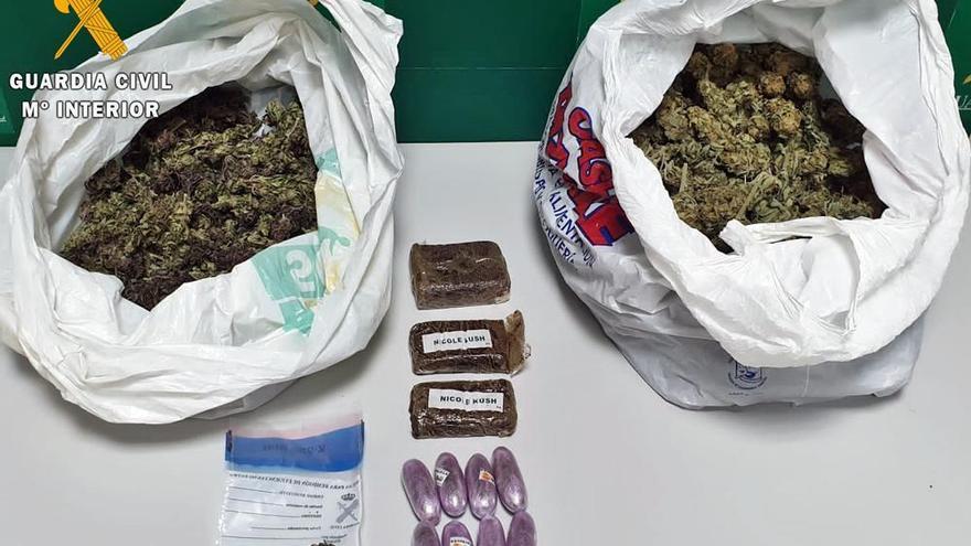 Dos detenidos en Calzadilla de los Barros con medio kilo de marihuana y 268 gramos de hachís