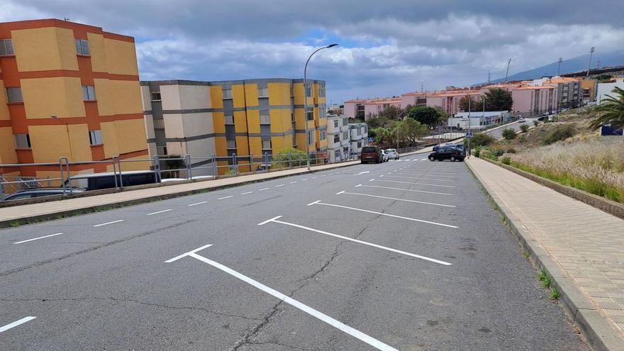 El Cardonal incorpora 40 nuevas plazas de aparcamiento tras un cambio viario