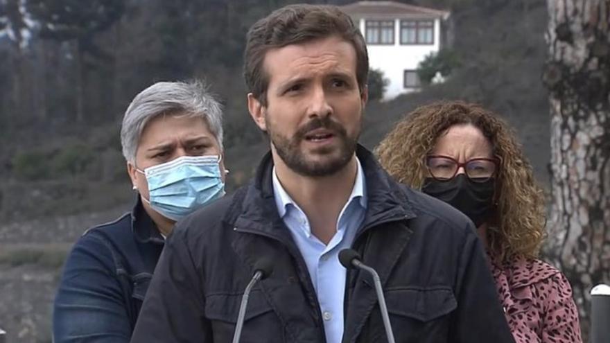 Pablo Casado visita por segunda vez la zona afectada por el volcán de La Palma