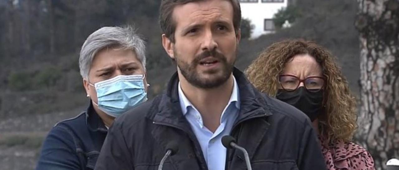 Pablo Casado visita por segunda vez la zona afectada por el volcán de La Palma