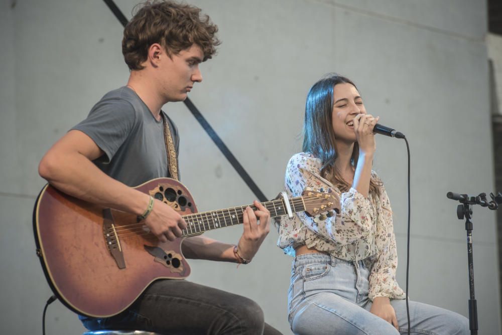 Miki Núñez i Sara Roy al Vibra festival