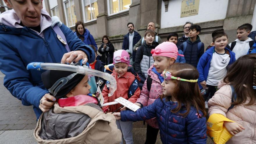 Las familias del Froebel paralizan tres semanas sus protestas para exigir la reforma del colegio