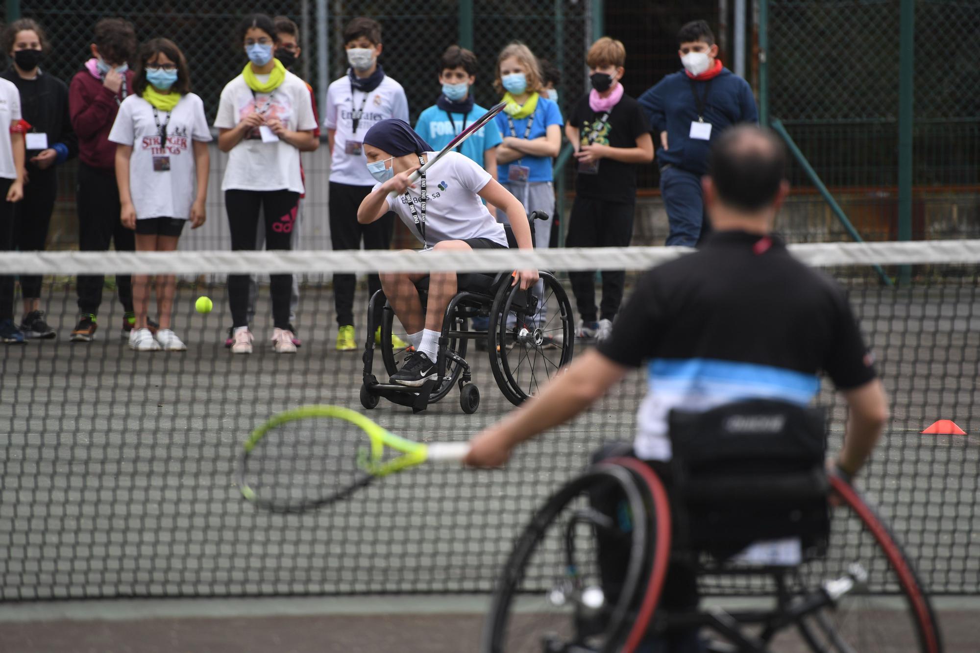 300 escolares comparten en Acea de Ama una jornada de deporte adaptado e inclusivo con ENKI