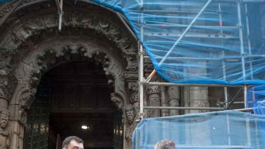 Rodríguez, Lemos y Vázquez, en la zona de obras. // Brais Lorenzo