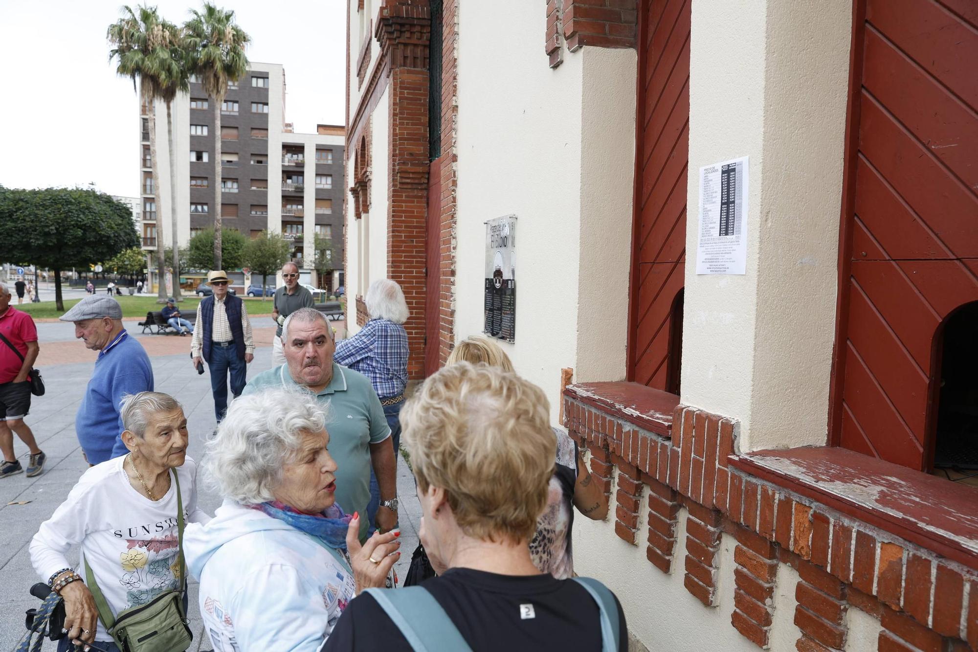 El inicio de la renovación de abonos de la feria taurina de Gijón, en imágenes