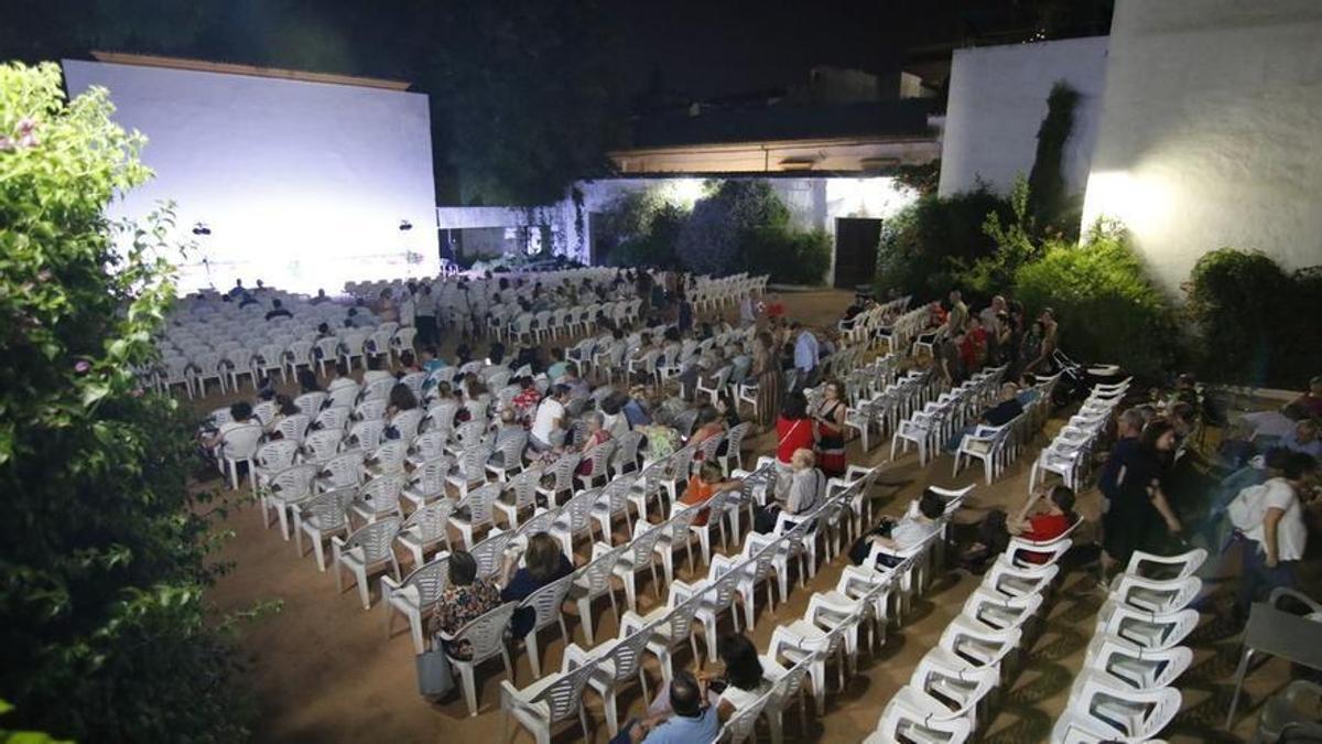 Imagen de archivo de un cine de verano en Córdoba.