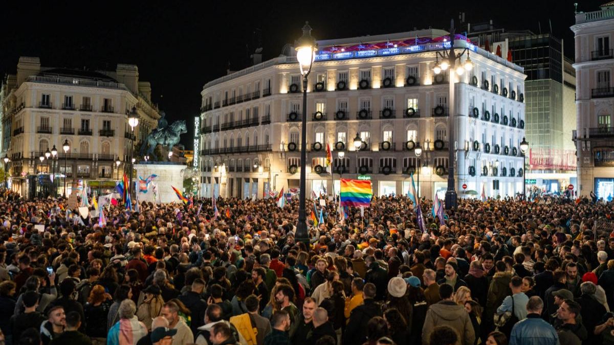 Los colectivos LGTBI rechazan las reformas de las leyes de igualdad: &quot;Ayuso, Madrid no es solo para ti&quot;