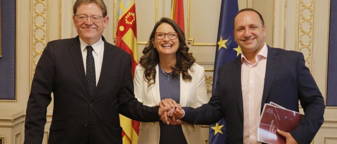 Ximo Puig, Mónica Oltra y Rubén Martínez Dalmau, en un acto celebrado en las Corts.