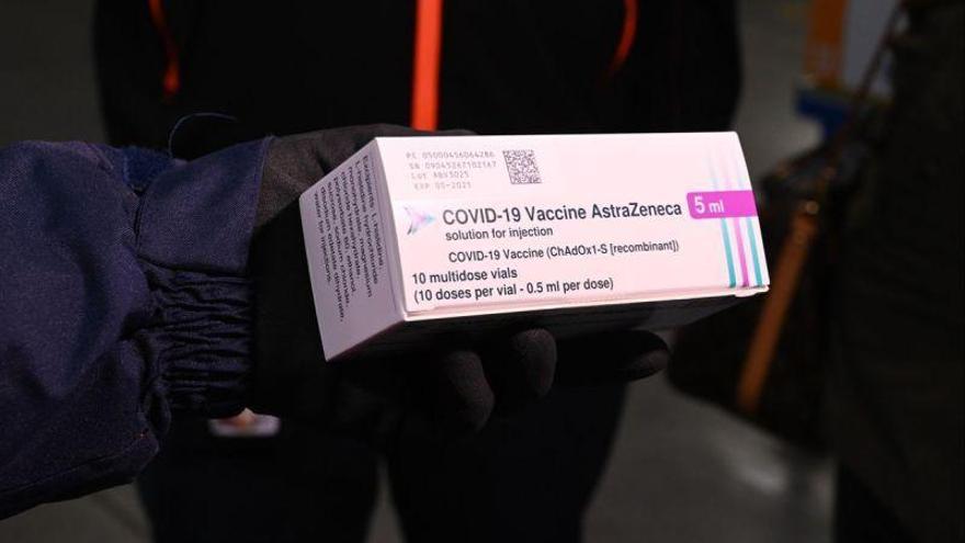 Un estudio apunta a la ineficacia de la vacuna de AstraZeneca ante la cepa sudafricana del virus, según el Financial Times