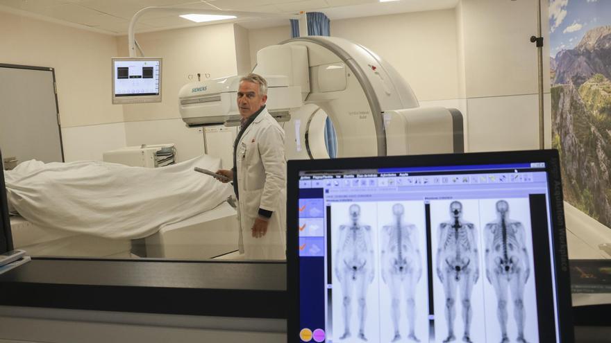Cámaras gamma de última generación y radiofármacos para diagnosticar más rápido los tumores óseos