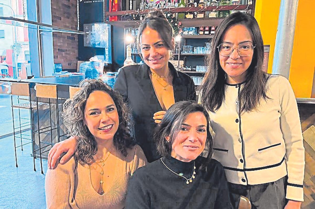 Ana Trujillo,Anais Osuna, Lluc Darder y Tania