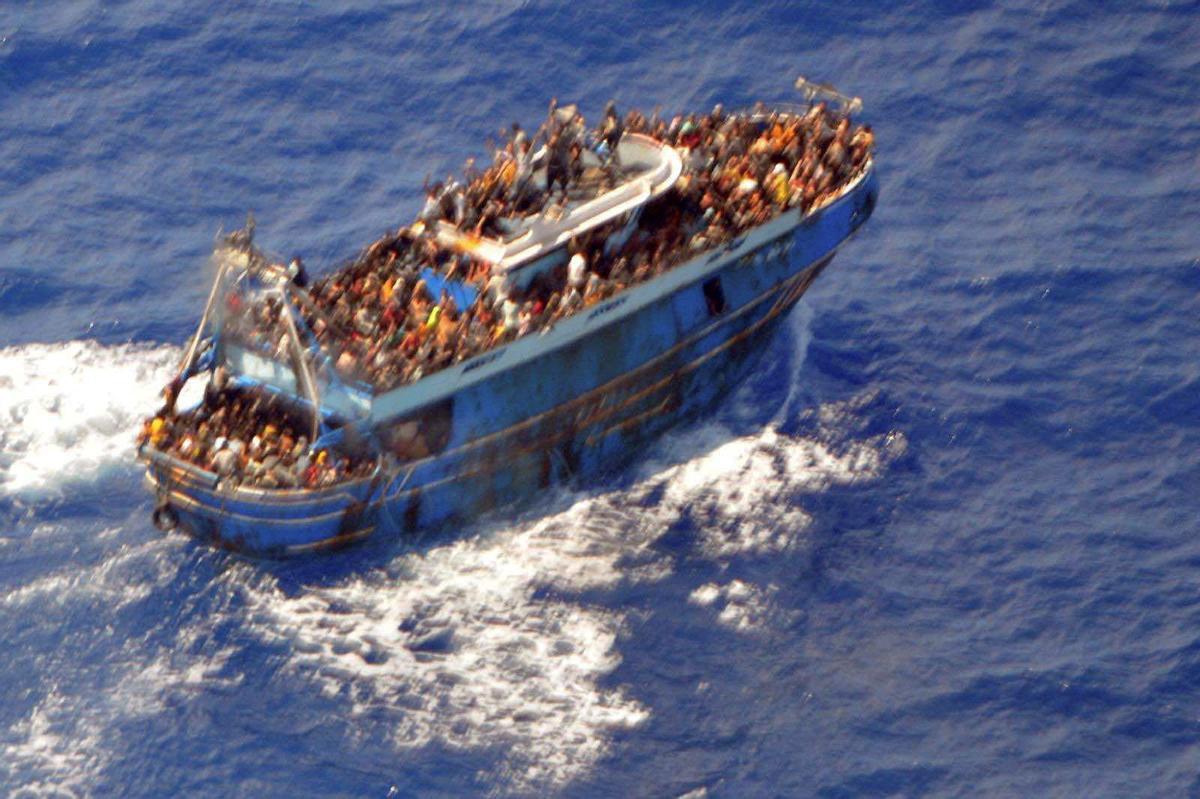 La tragèdia migratòria més gran del Mediterrani fa aflorar una nova ruta entre Líbia i Grècia