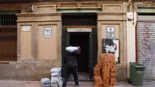 Tapian uno de los edificios «más conflictivos» de la calle Pignatelli
