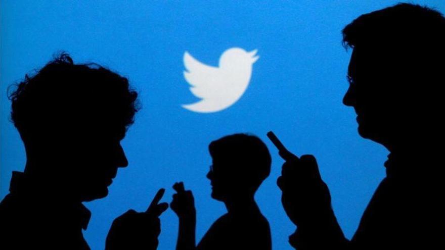 &#039;Twitter rompe España&#039;&#039;: el cierre de una cuenta constitucionalista enciende internet